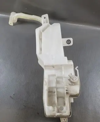 Volvo S90, V90 Windshield washer fluid reservoir/tank 31662428