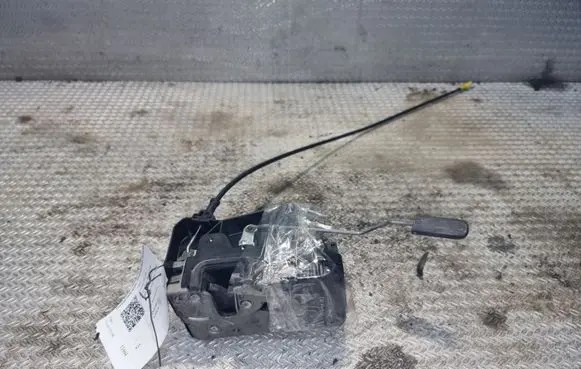 Opel Vivaro Front door lock 8200008248 91166227