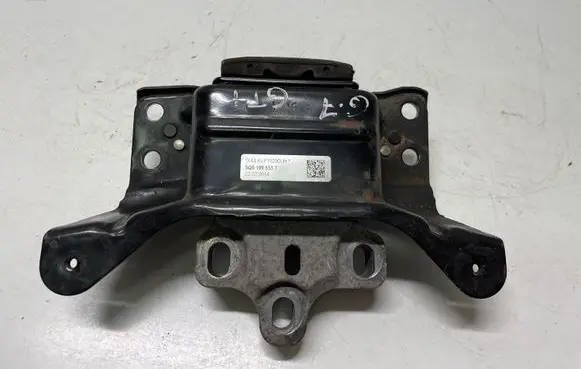 Volkswagen Golf VII Engine mount bracket 5Q0199555T