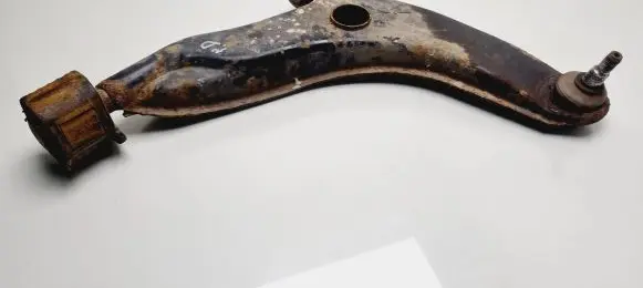 Volvo S40, V40 Front lower control arm/wishbone 33883J0016