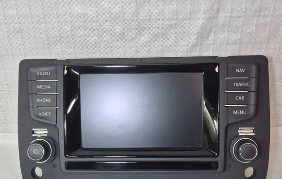 Radio/CD/DVD/GPS head unit
