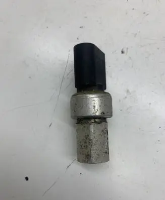 Volkswagen PASSAT B6 Air conditioning (A/C) pressure sensor 1K0959126A