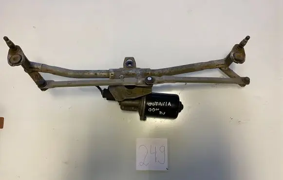 Skoda Octavia Mk1 (1U) Front wiper linkage and motor 1J0955325A