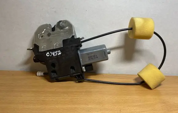 Mercedes-Benz S W221 Tailgate/trunk/boot lock/catch/latch 2217500085 C3452