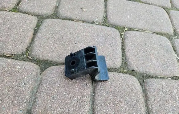Opel Mokka Radiator mount bracket 31TYS