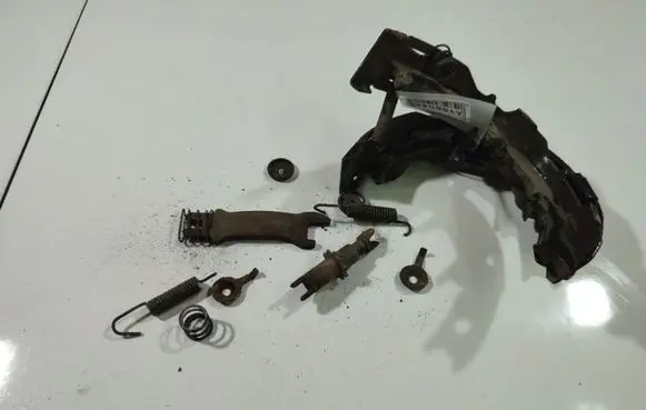 Toyota Avensis Verso Handbrake/parking brake pads 