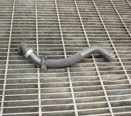 BMW 5 F10 F11 Engine coolant pipe/hose 7584405