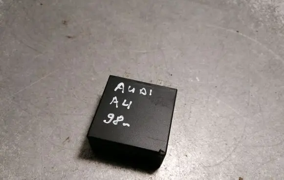 Audi A4 S4 B5 8D Window control relay 4B0955531A
