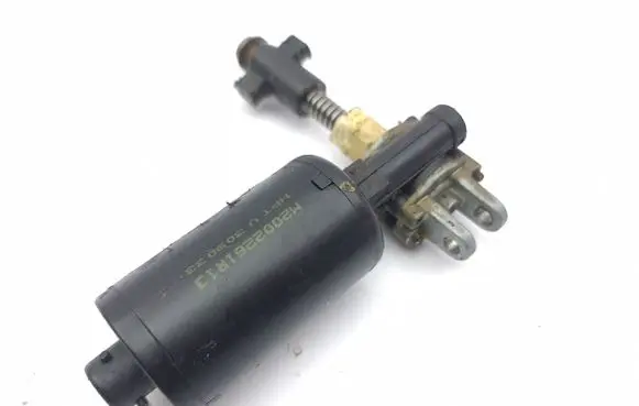 Nissan X-Trail T30 Seat adjustment motor M2002261R13