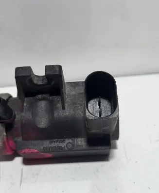 Volkswagen Golf IV Turbo solenoid valve 1J0906627B 72290345