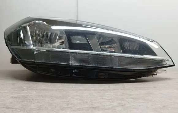 Volkswagen Golf VII Headlight/headlamp 5G1941006D X601UM75SU18