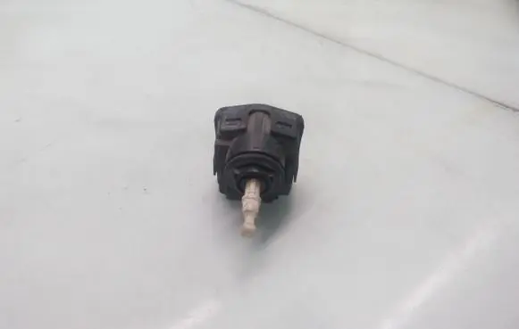 Volkswagen PASSAT B3 Headlight level adjustment motor 1H0941295C