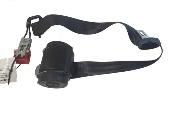 Middle seatbelt (rear)
