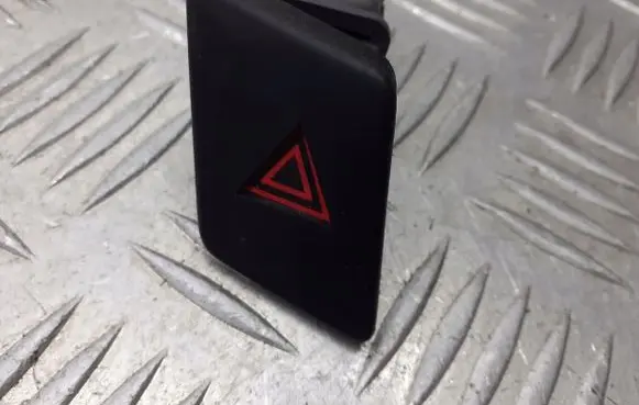 Toyota Yaris Hazard light switch 15B060