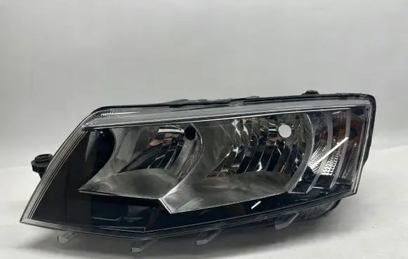 Skoda Octavia Mk3 (5E) Headlight/headlamp 5E1941015