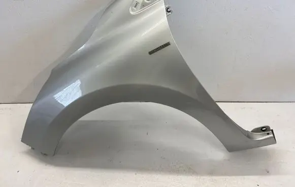 Renault Clio IV Fender 631010624R