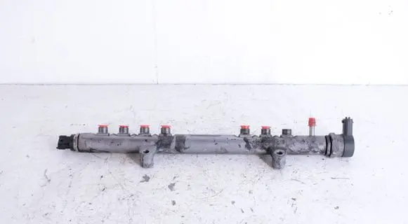 Volvo S60 Fuel main line pipe 30777759 0445215025 31216313