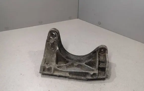 Audi A6 S6 C4 4A Engine mounting bracket 4A0199354