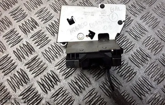 Ford Mondeo Mk III Tailgate/trunk/boot lock/catch/latch 3s71a43102ac