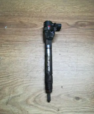 Mercedes-Benz C W203 Fuel injector A6110701387 0445110100