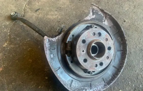 Mercedes-Benz ML W164 Rear wheel hub 60219T