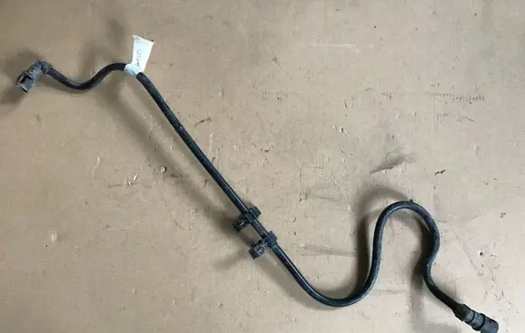 Opel Corsa D Fuel line/pipe/hose 55561147