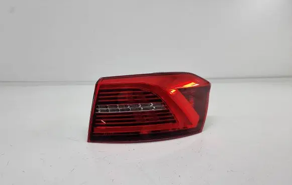Volkswagen PASSAT B8 Rear/tail lights 3G9945208F