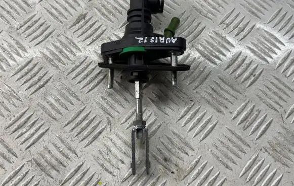 Toyota Auris 150 Clutch master cylinder 3142002051 3142002052
