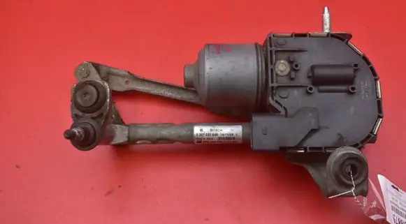 Seat Altea XL Front wiper linkage and motor 5P0955024C