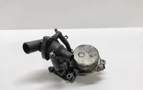 Ford Mondeo MK II Vacuum pump 72245410B