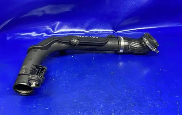 Volkswagen PASSAT B7 Intercooler hose/pipe 1K0145770AE 1K0145762HC
