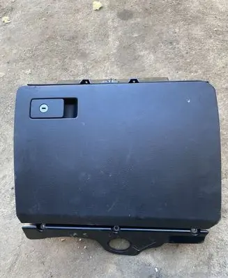 Volkswagen PASSAT B6 Glove box