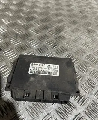 Mercedes-Benz C W203 Parking PDC control unit/module 2035450132
