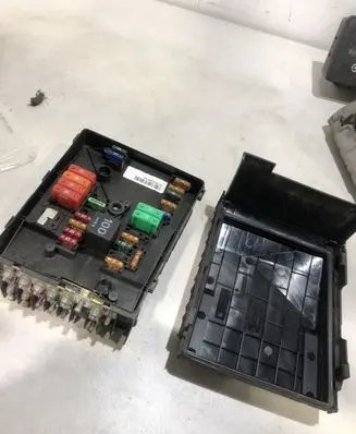 Volkswagen Golf V Fuse box set 1K0937132F 1K0937125A