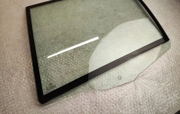 BMW 5 E39 Rear door window glass 