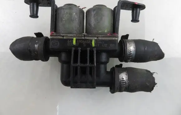 BMW 7 E65 E66 Coolant heater control valve 6906652