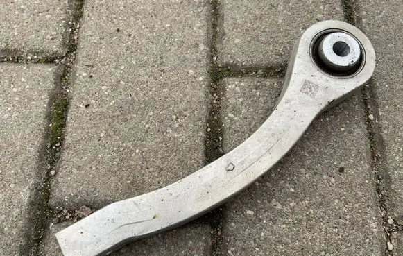 Audi Q7 4M Sway bar bush bracket, rear 4M0505465D