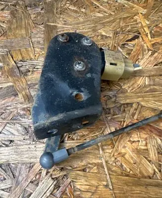 Cadillac Escalade IV Air suspension front height level sensor 811996305