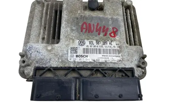 Volkswagen PASSAT B7 Engine control unit/module 03L907309AE 0281017946