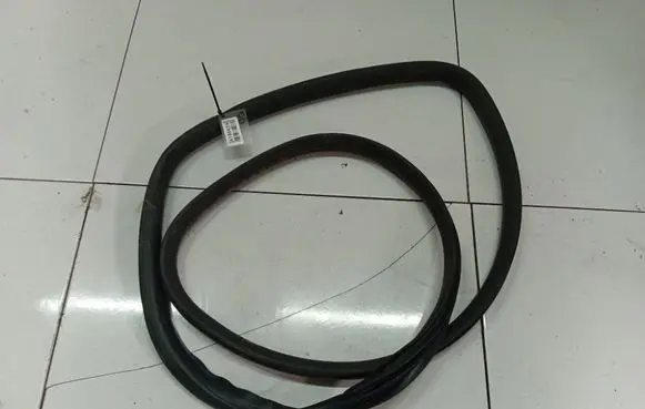 Rubber seal rear door