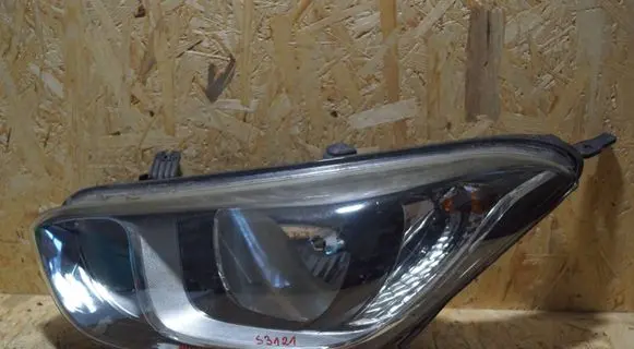 Hyundai i20 (PB PBT) Headlight/headlamp 921011J5
