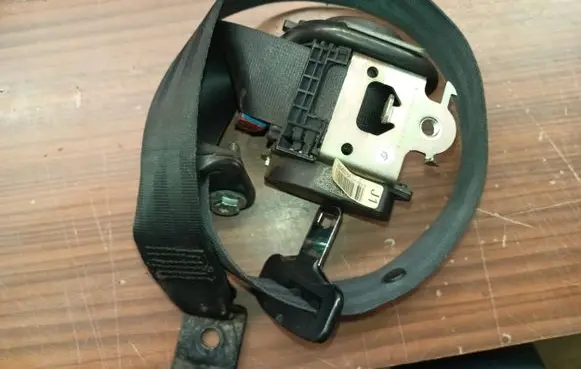 Renault Scenic III - Grand scenic III Rear seatbelt 888400015r