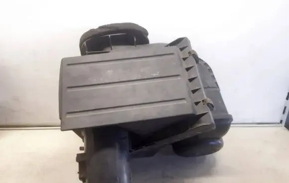 Nissan Navara D40 Air filter box