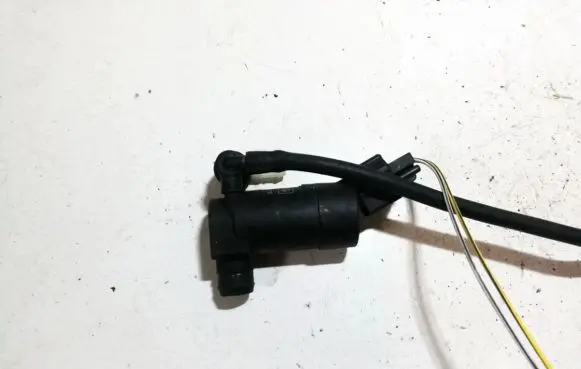 Ford Focus Windscreen/windshield washer pump 1s7117k624fe