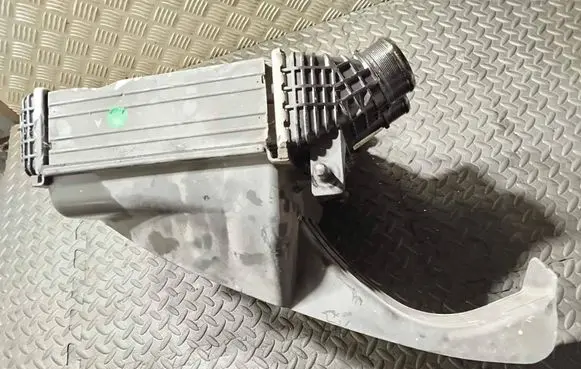 Maserati Ghibli Intercooler radiator 670009834 670004140 16474839