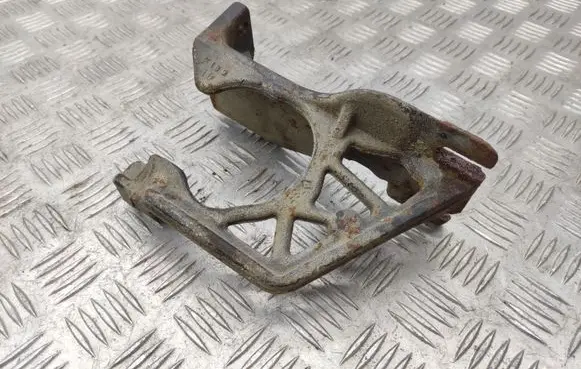 Mercedes-Benz Vito Viano W447 Engine mounting bracket