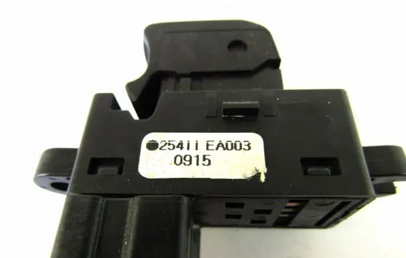 Nissan Pathfinder R51 Electric window control switch 25411EA003
