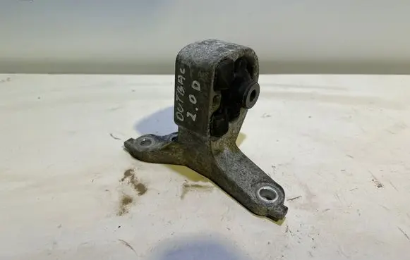 Engine mount bracket
