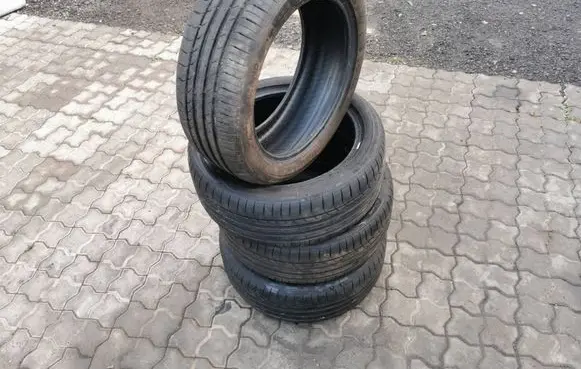 Mercedes-Benz CLK A209 C209 R17 summer tire 
