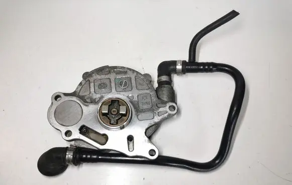 Audi A4 S4 B8 8K Vacuum pump 03L145100